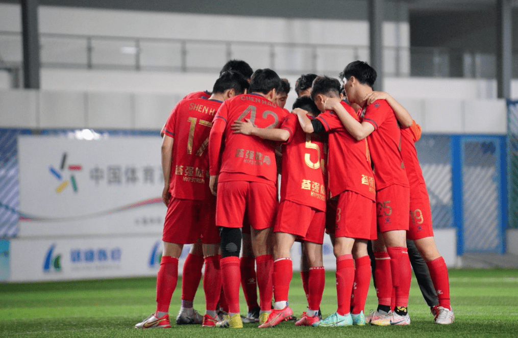 南斯联赛决战开打,球队争夺冠军荣耀 南斯联赛决战开打,球队争夺冠军荣耀