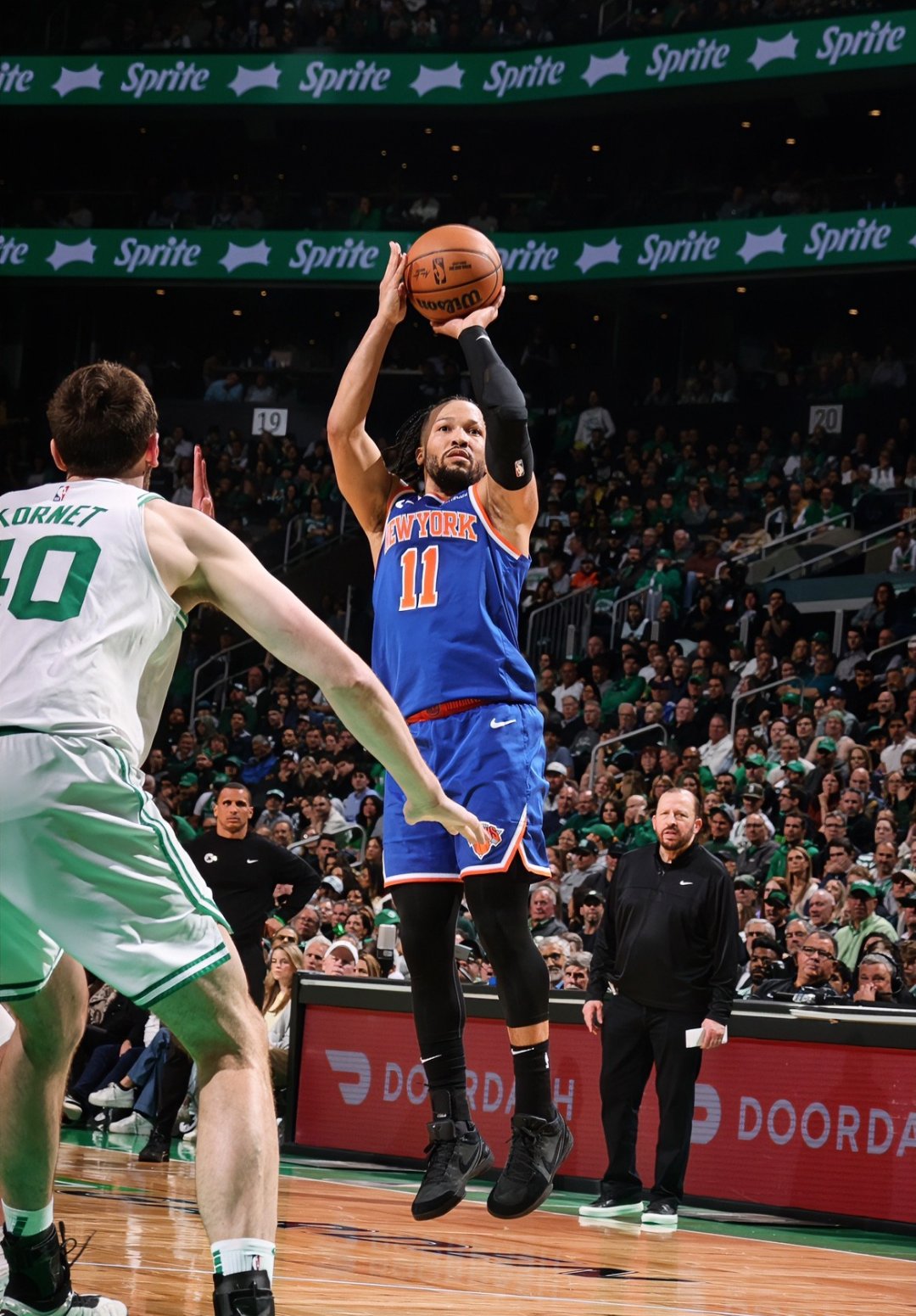 尼克斯毫不示弱，战相级对手，终结连败尴尬