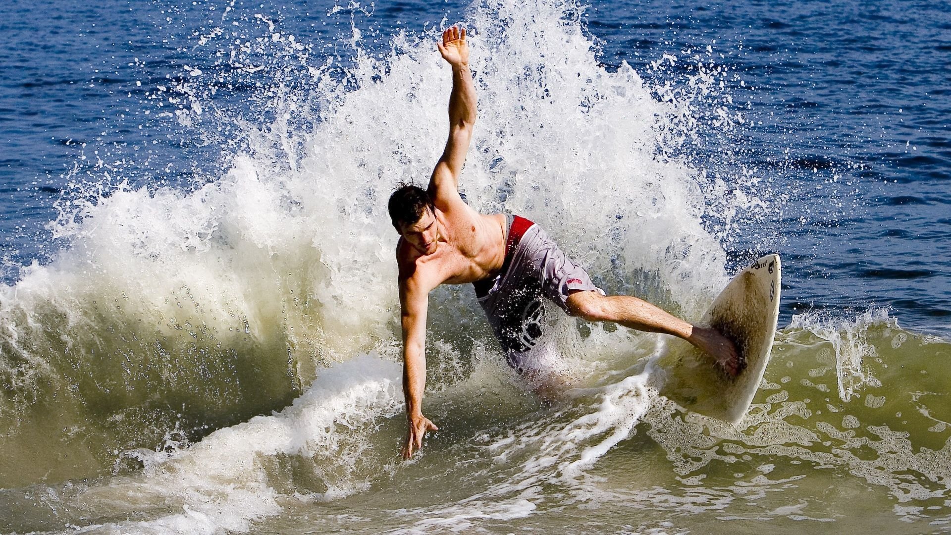 开云体育入口-牙买加式铁血防守锁死罗马，巴斯托尼再现大场面先生本色