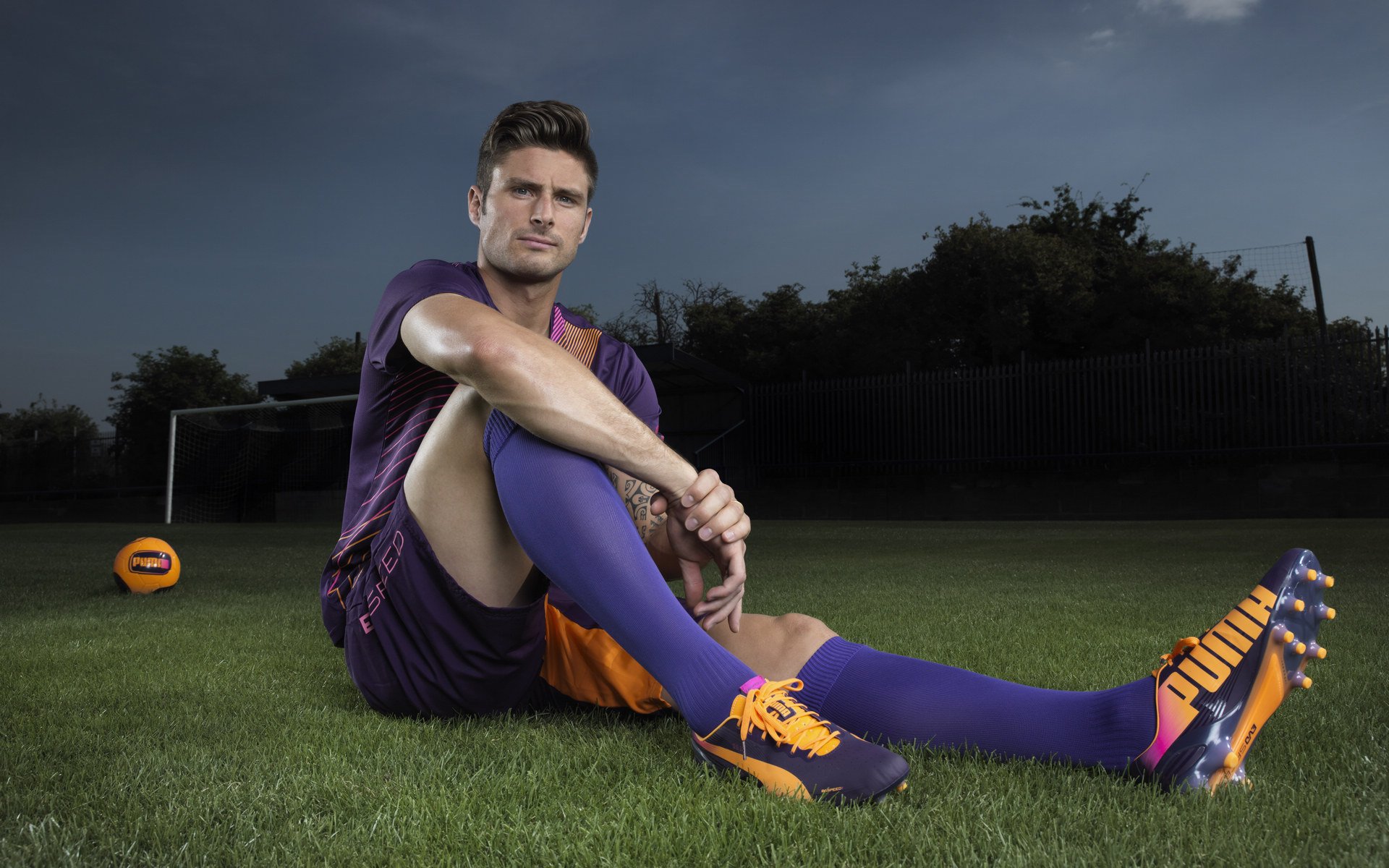 波尔点燃赛场,英格兰队完胜中国队背后的足球哲学碰撞