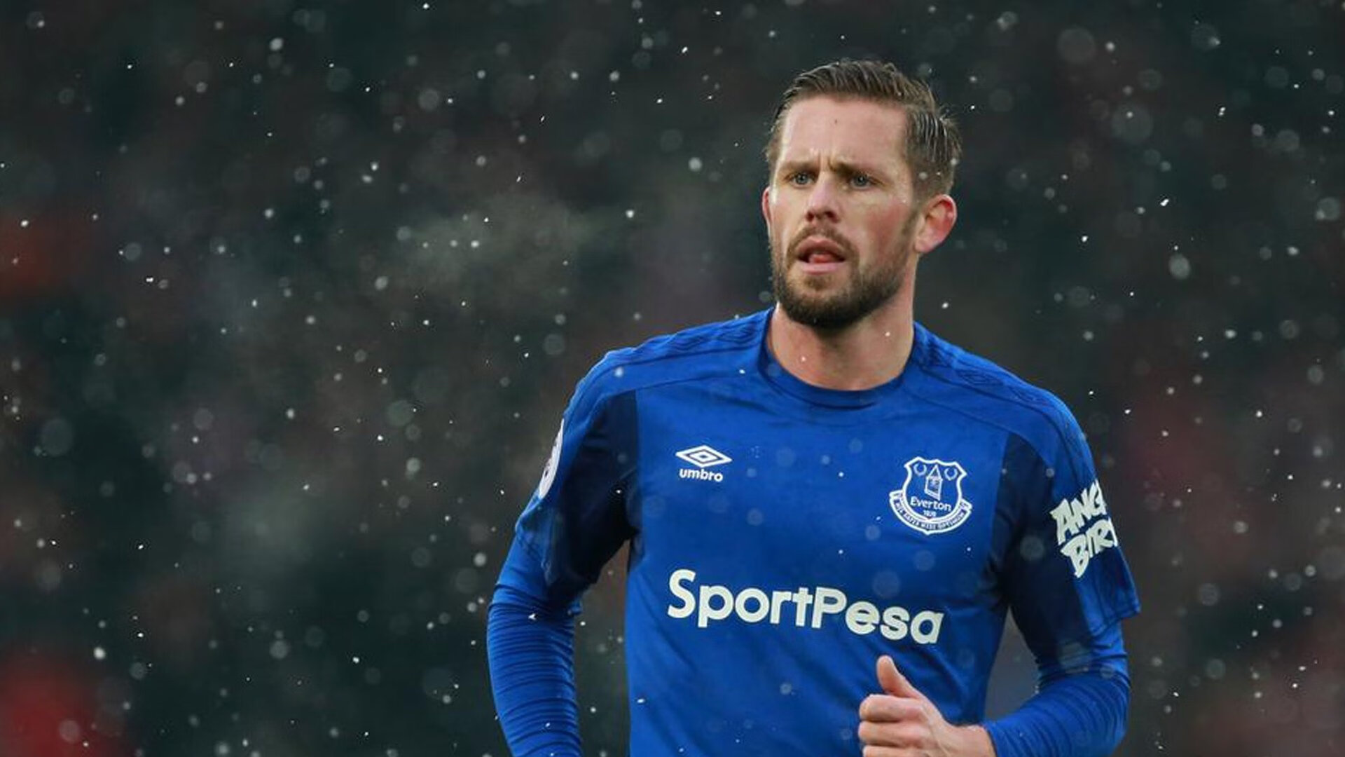 拜仁完胜乌拉圭，哈兰德状态火热，一场跨越时空的足球盛宴